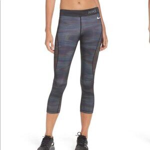Nike Hypercool Capri Leggings